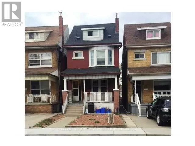 Duplex for rent: 1 - 104 Rosslyn Avenue N, Hamilton, Ontario L8L 7P4
