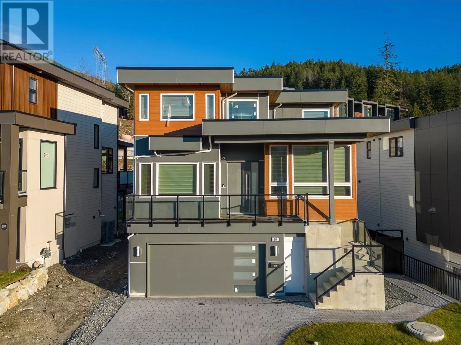 House for rent: 10 3385 Mamquam Road, Squamish, British Columbia V8B 0E3