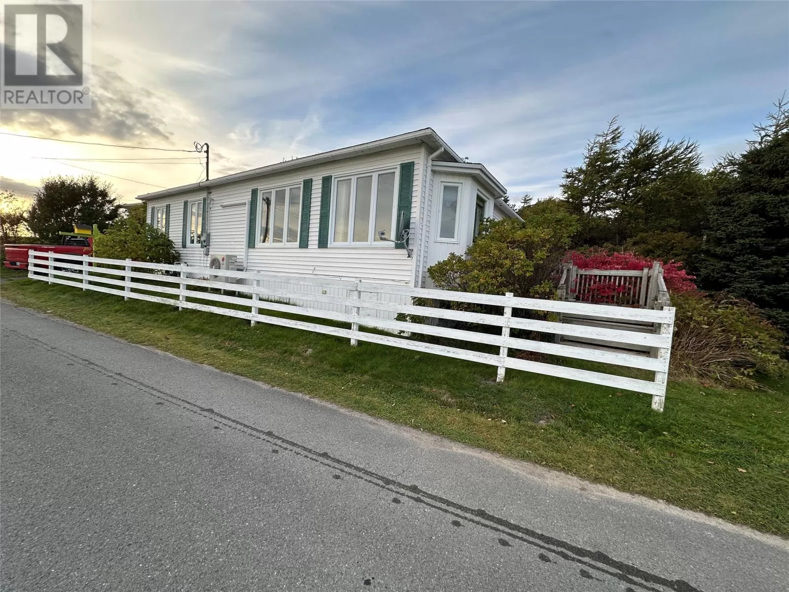 House for rent: 10 Northern Point Road, Winterton, Newfoundland & Labrador A0B 3M0
