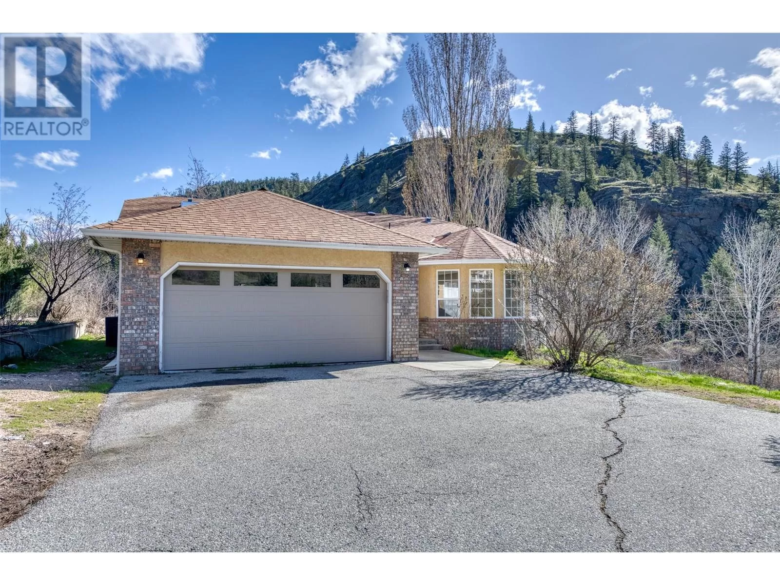House for rent: 100 Devonlea Place, Okanagan Falls, British Columbia V0H 1K0