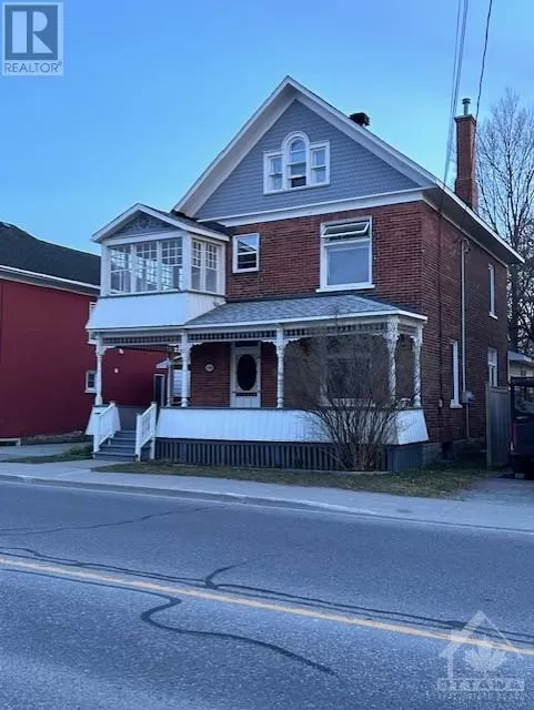 House for rent: 100 Elmsley Street N, Smiths Falls, Ontario K7A 2H2