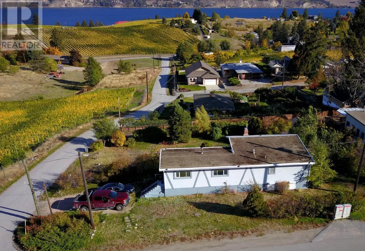 House for rent: 100 Larch Avenue, Kaleden, British Columbia V0H 1K0