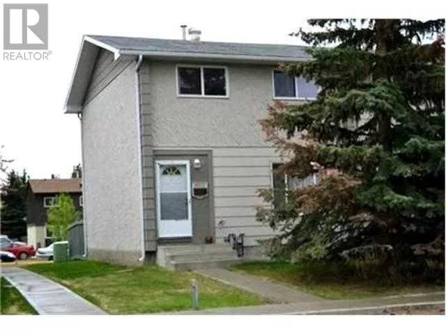 Row / Townhouse for rent: 10012 79 Avenue, Grande Prairie, Alberta T8V 4E8