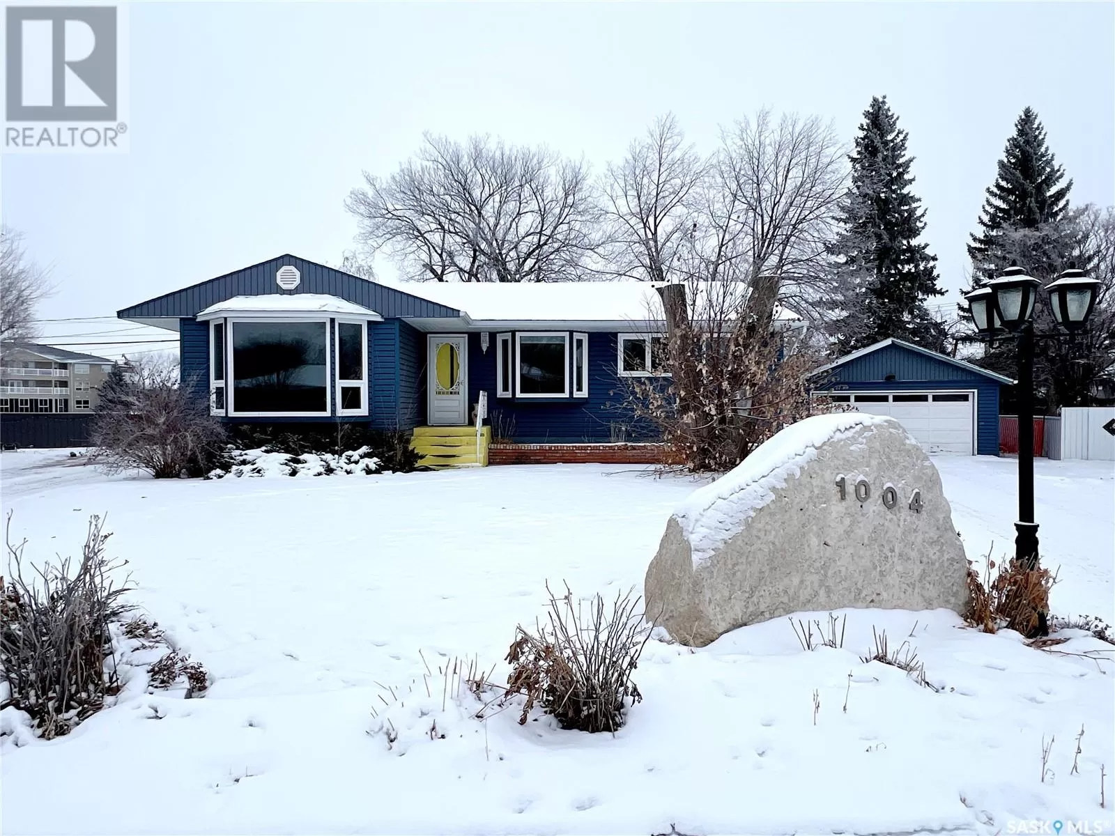 House for rent: 1004 Hillcrest Bay, Estevan, Saskatchewan S4A 1Y5