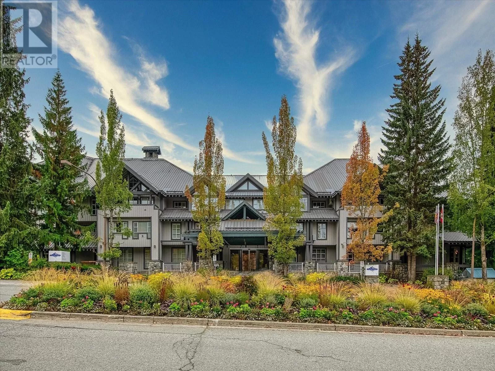 Apartment for rent: 101 4573 Chateau Boulevard, Whistler, British Columbia V8E 0Z5
