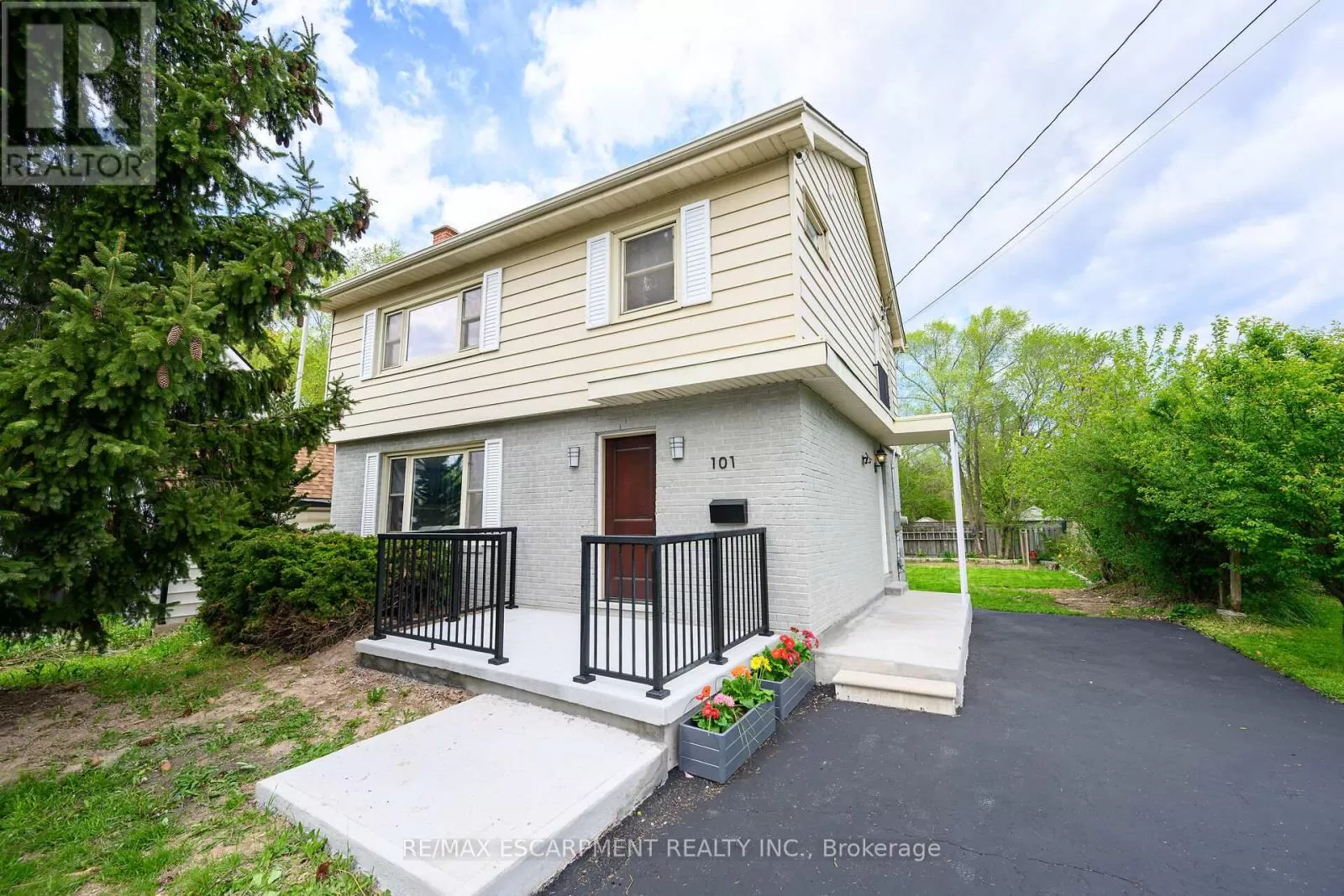 House for rent: 101 King Street E, Hamilton, Ontario L8G 1L1