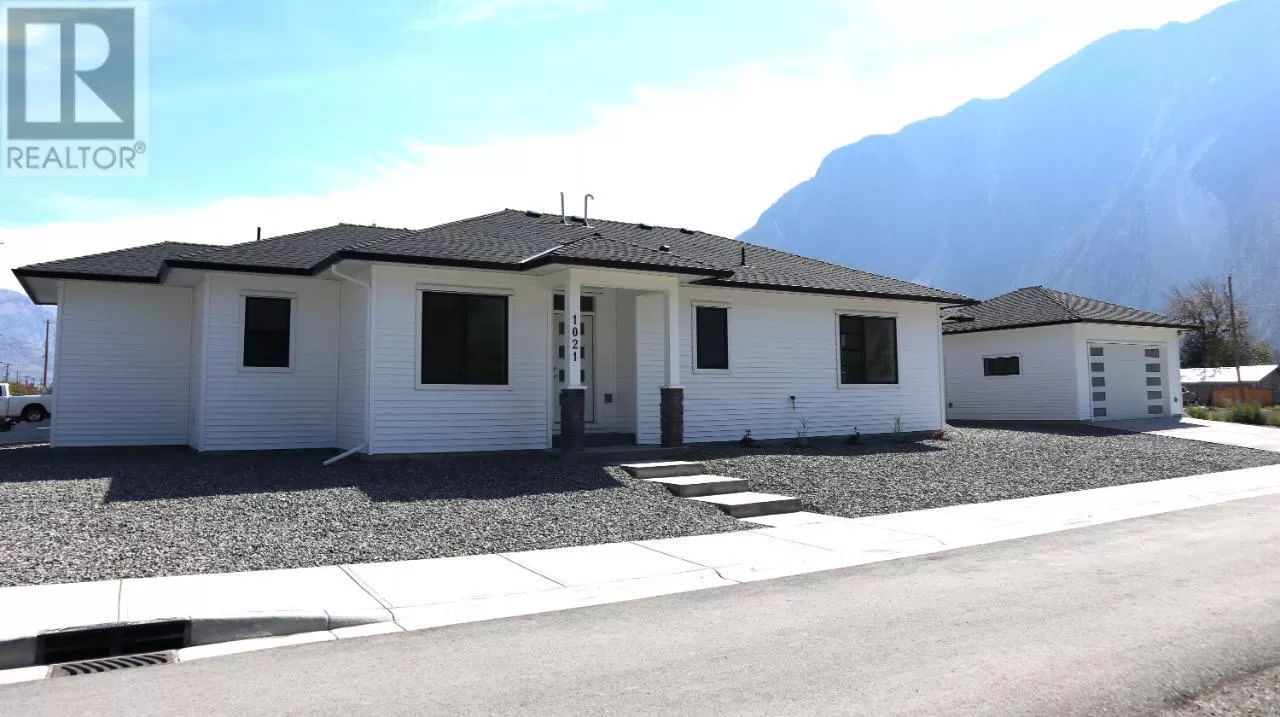 House for rent: 1021 3rd Street, Keremeos, British Columbia V0X 1N3