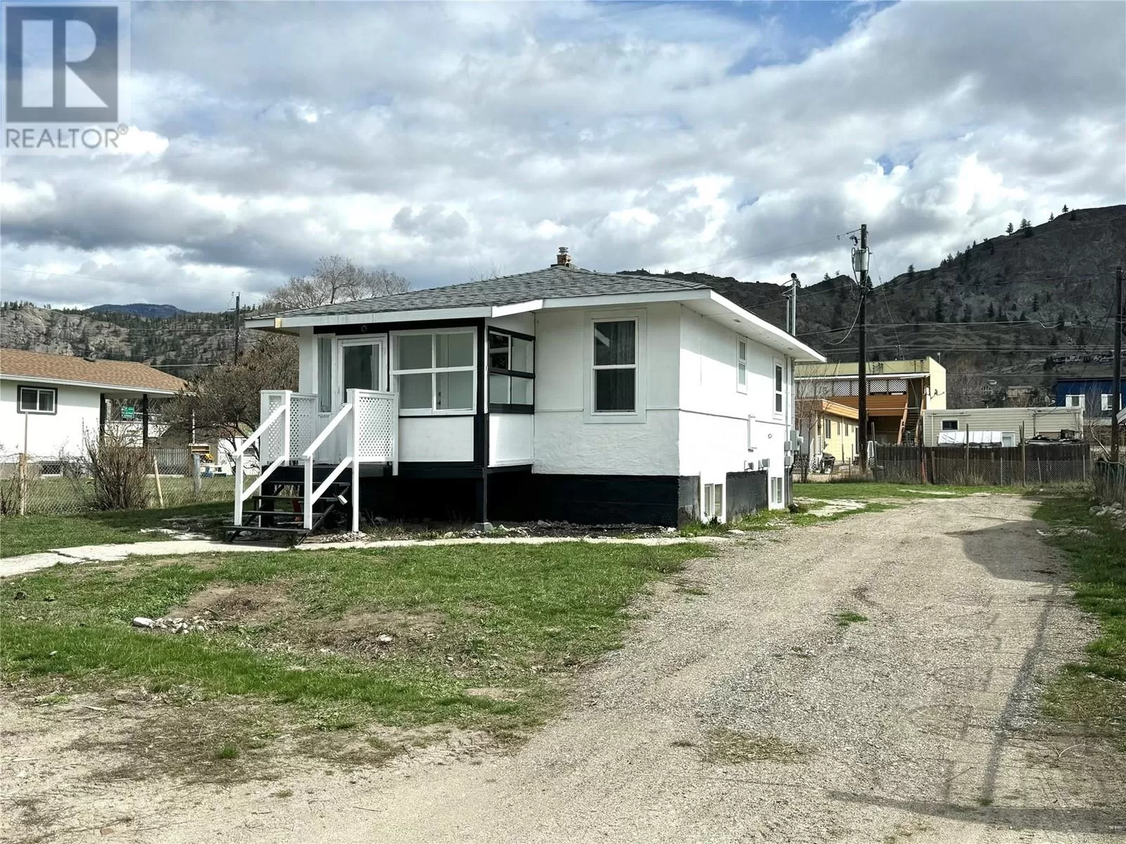 House for rent: 1021 Willow Street, Okanagan Falls, British Columbia V0H 1R4