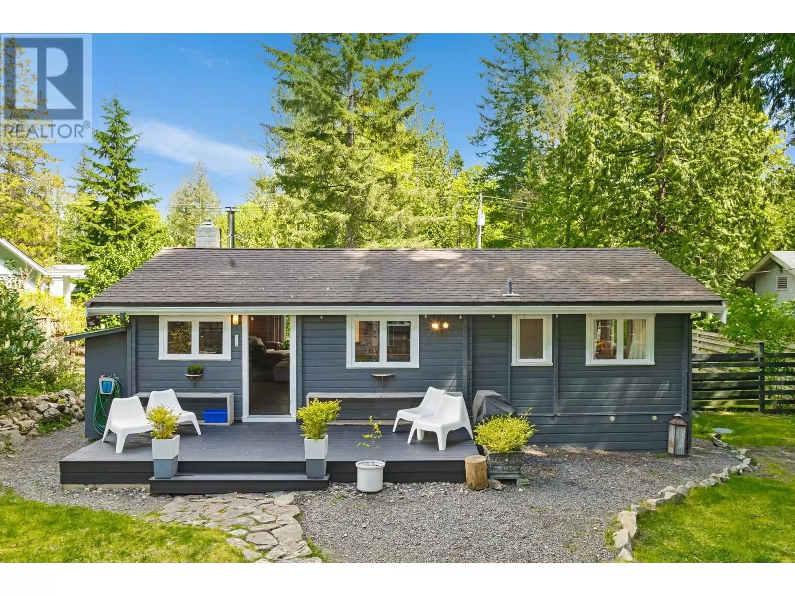 House for rent: 1022 Miller Road, Bowen Island, British Columbia V0N 1G1
