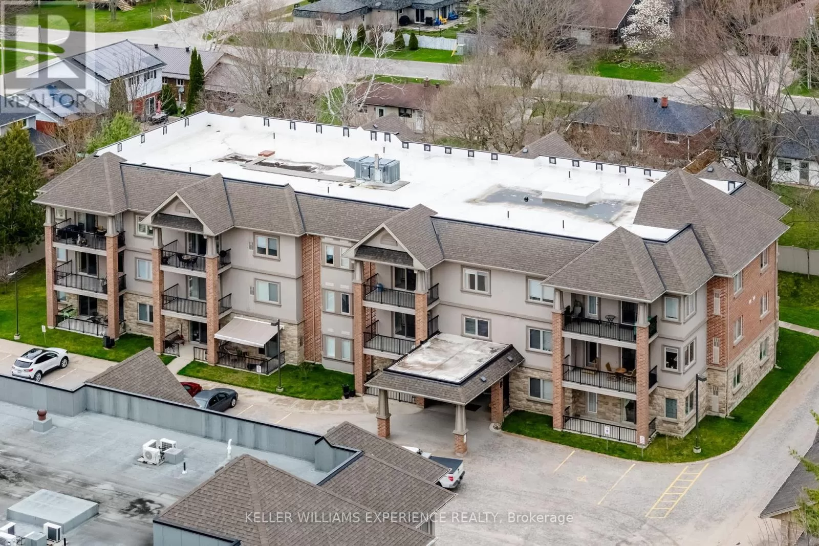 Apartment for rent: #103 -19b Yonge St N, Springwater, Ontario L0L 1P0