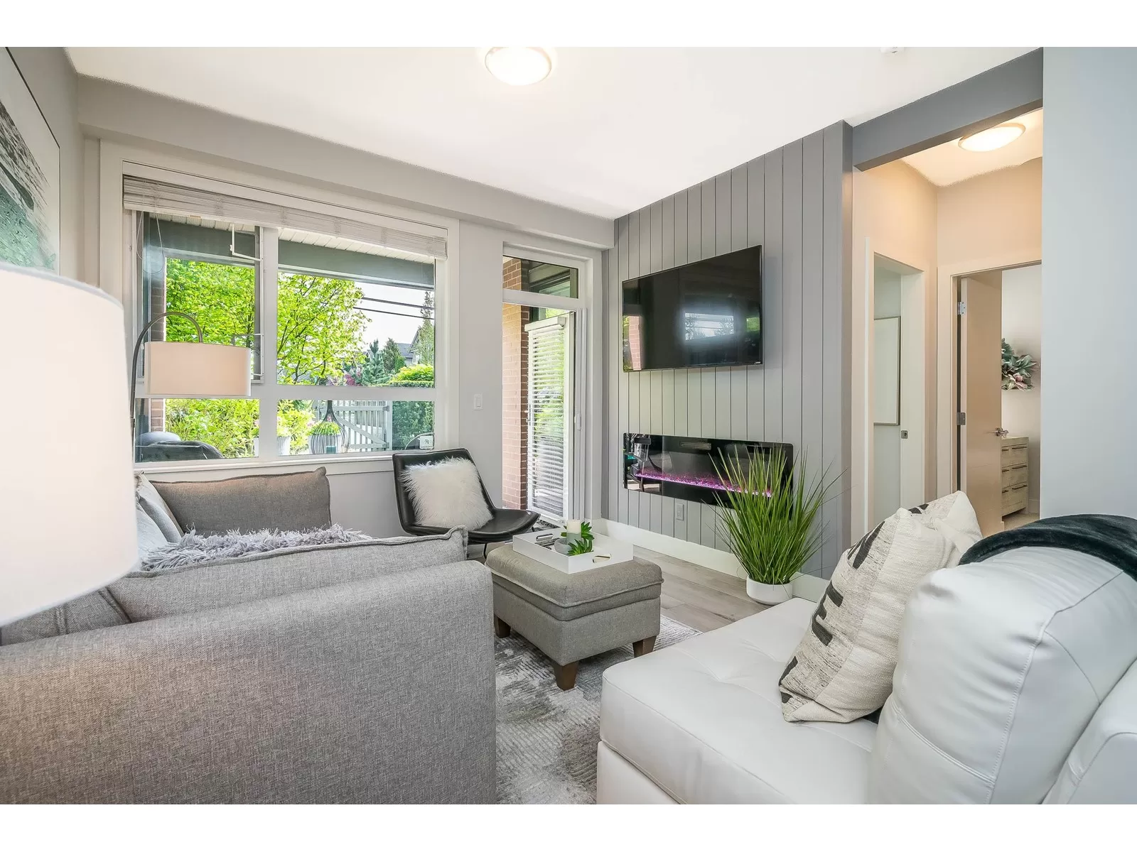 Apartment for rent: 103 2960 151 Street, Surrey, British Columbia V4P 0G3