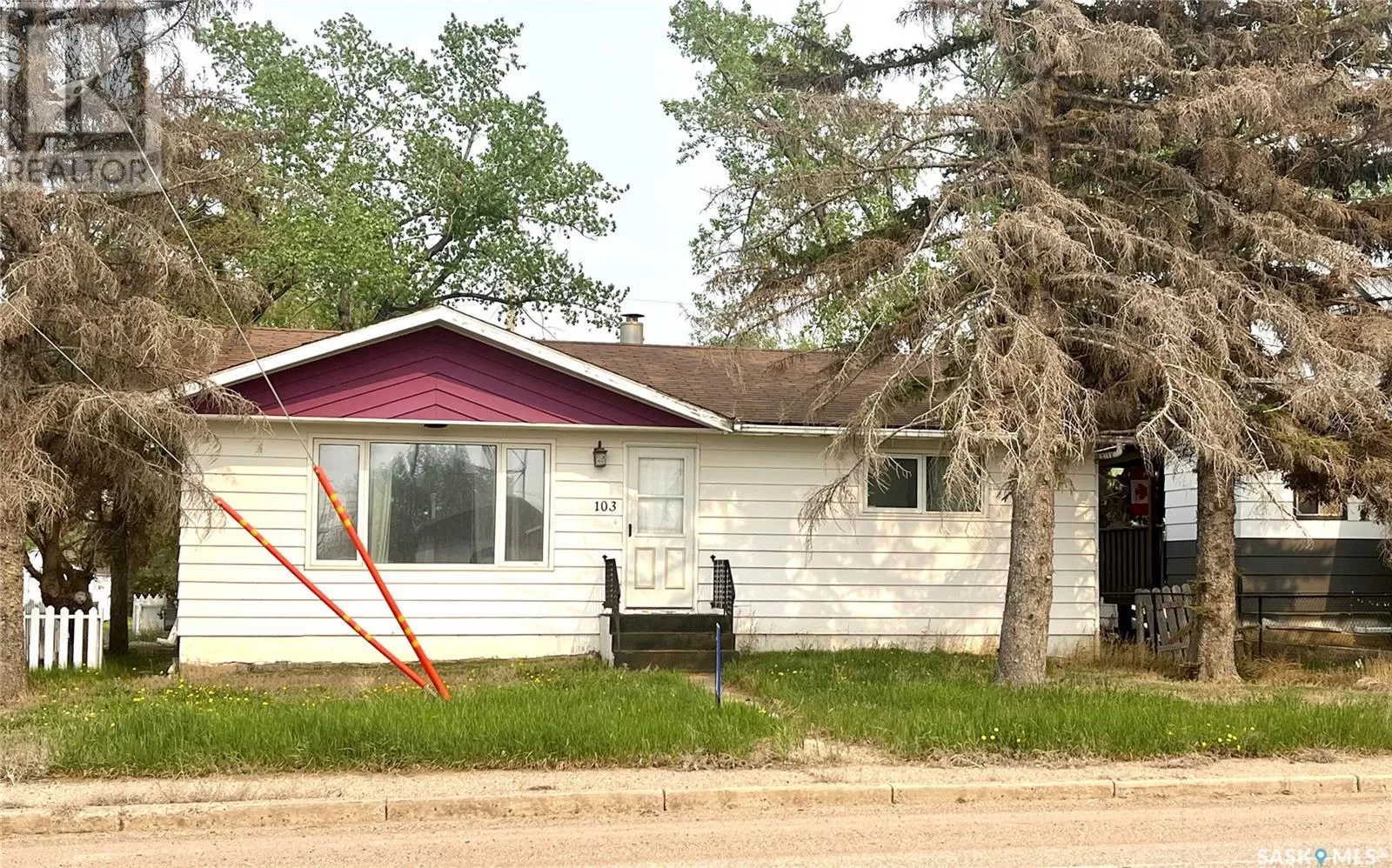 House for rent: 103 2nd Street E, Kyle, Saskatchewan S0L 1V0