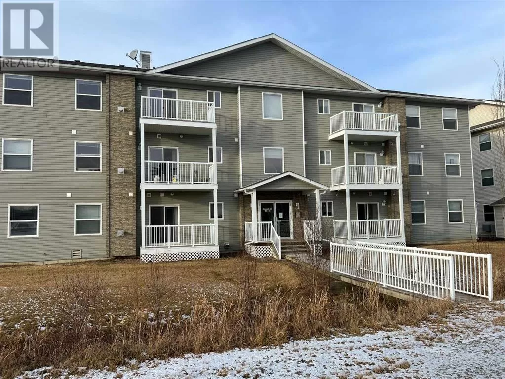 Apartment for rent: 103, 502 1 Street, Fox Creek, Alberta T0H 1P0