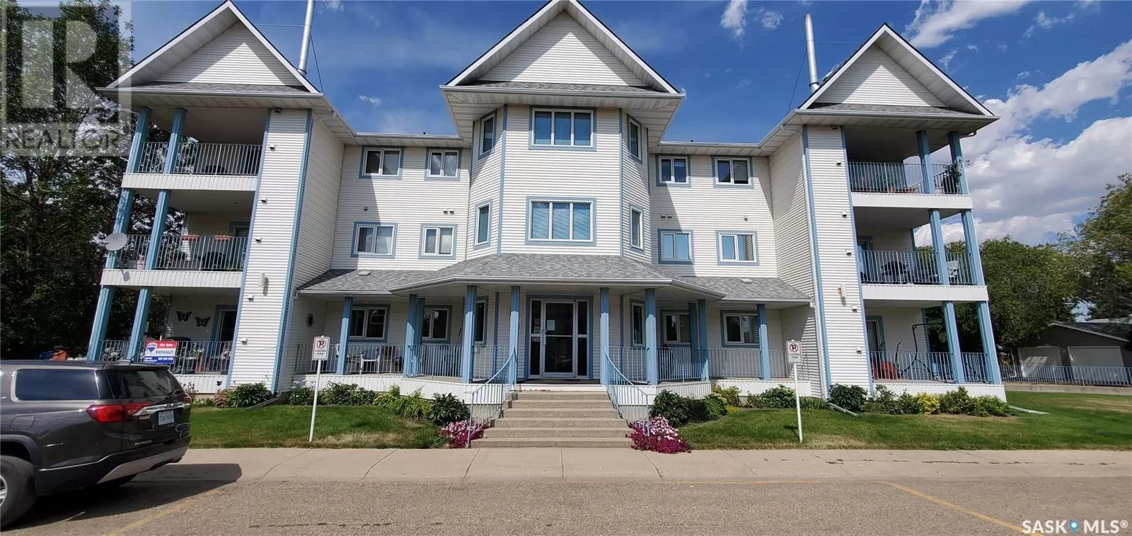 Apartment for rent: 103 800 Hartney Avenue, Weyburn, Saskatchewan S4H 0L8