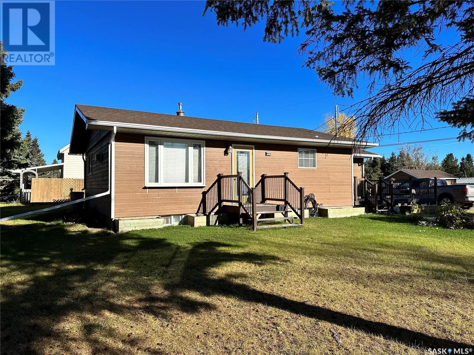 House for rent: 103 Lemieux Crescent, Leoville, Saskatchewan S0J 2M0