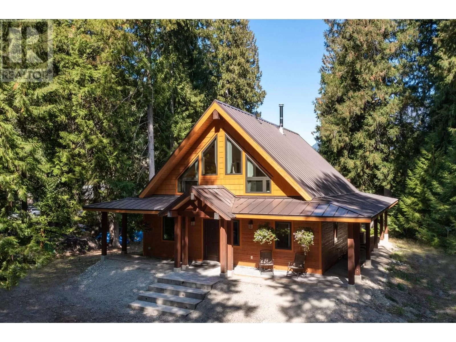 House for rent: 1033 Cedar Grove Road, Pemberton, British Columbia V0N 2L2