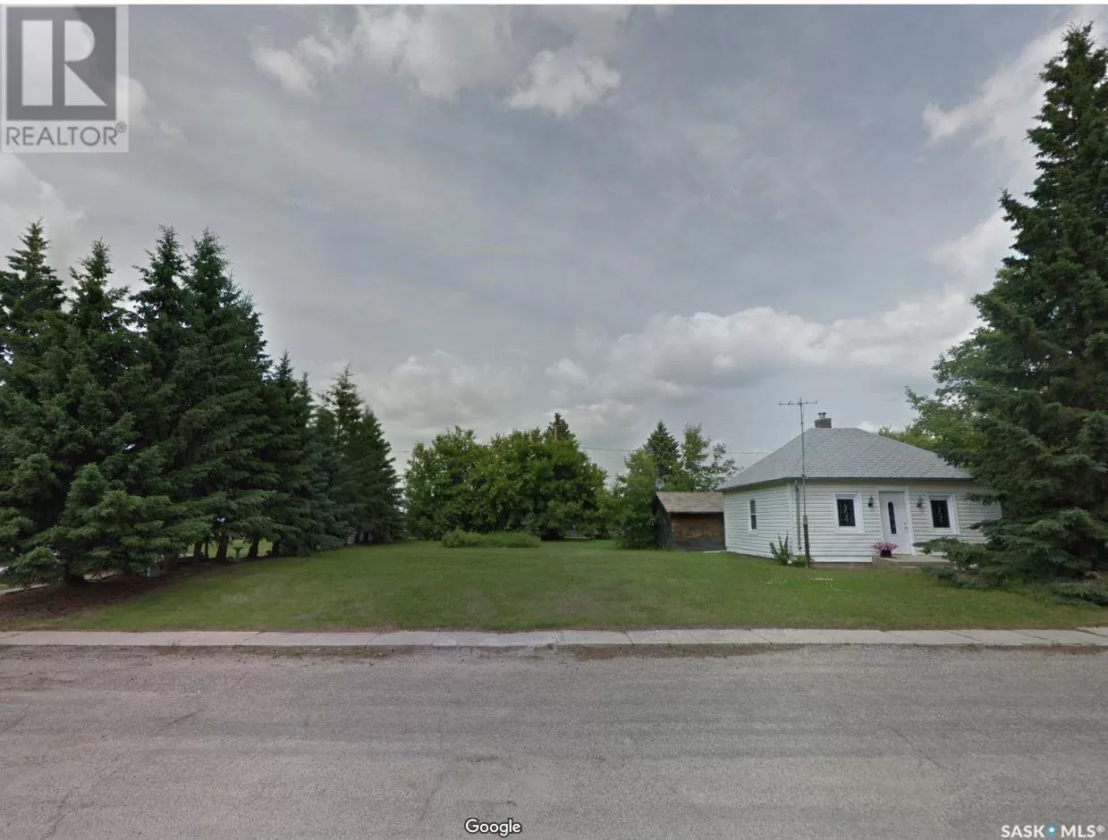 Unknown for rent: 104 1st Avenue E, Hafford, Saskatchewan S0J 1A0