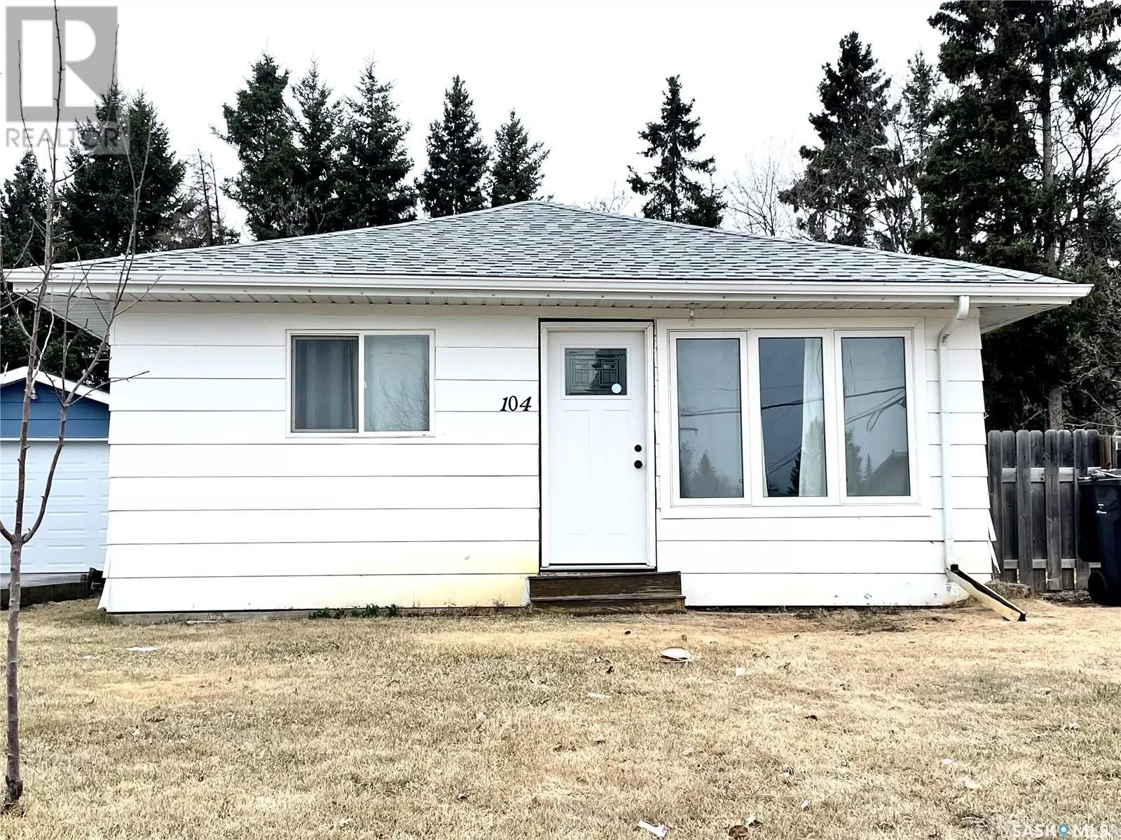 House for rent: 104 6th Street E, Nipawin, Saskatchewan S0E 1E0