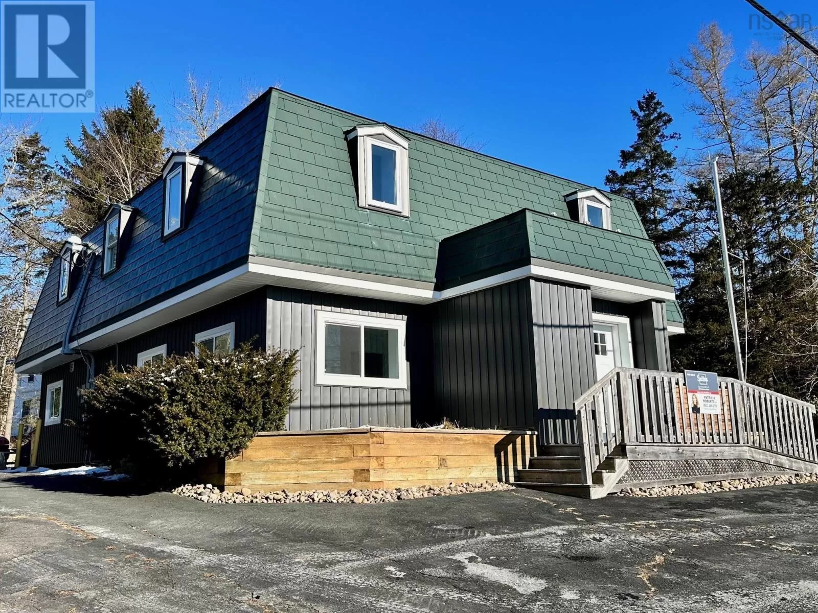 House for rent: 10409 St Margarets Bay Road, Hubbards, Nova Scotia B0J 1T0