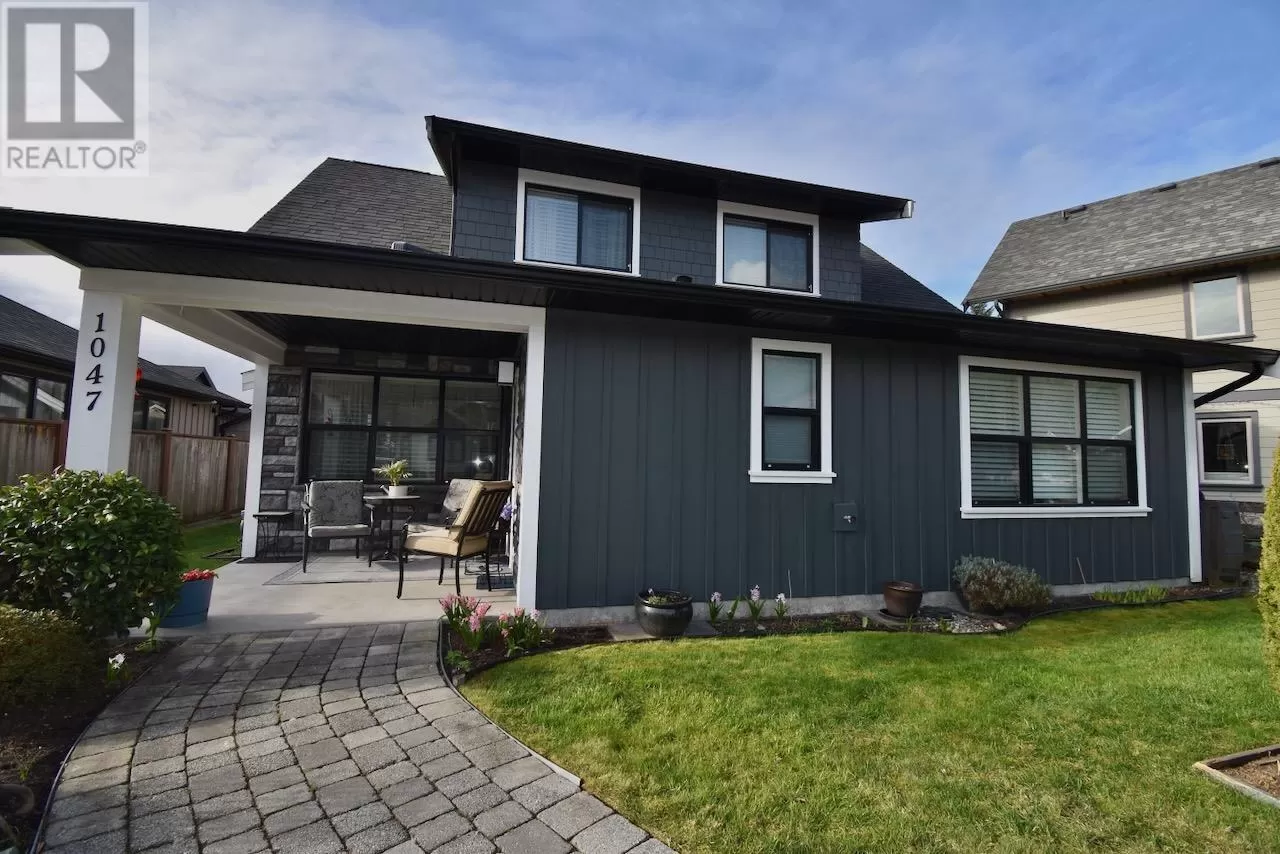 House for rent: 1047 Woodsworth Road, Gibsons, British Columbia V0N 1V7
