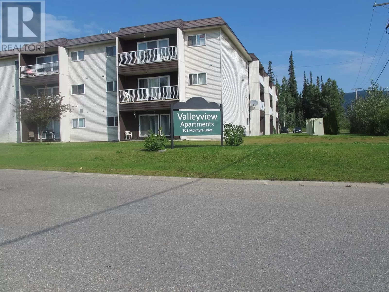 Apartment for rent: 105 101 Mcintyre Drive, Mackenzie, British Columbia V0J 2C0