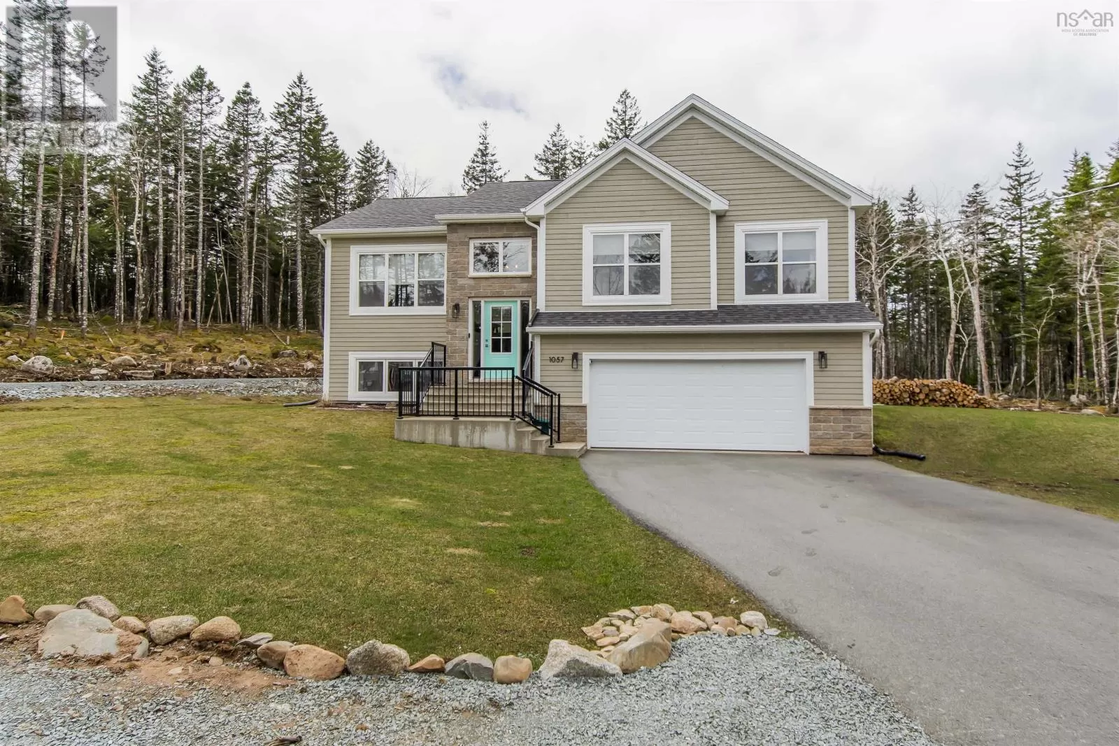 House for rent: 1057 Voyageur Way, Hammonds Plains, Nova Scotia B4B 0N5