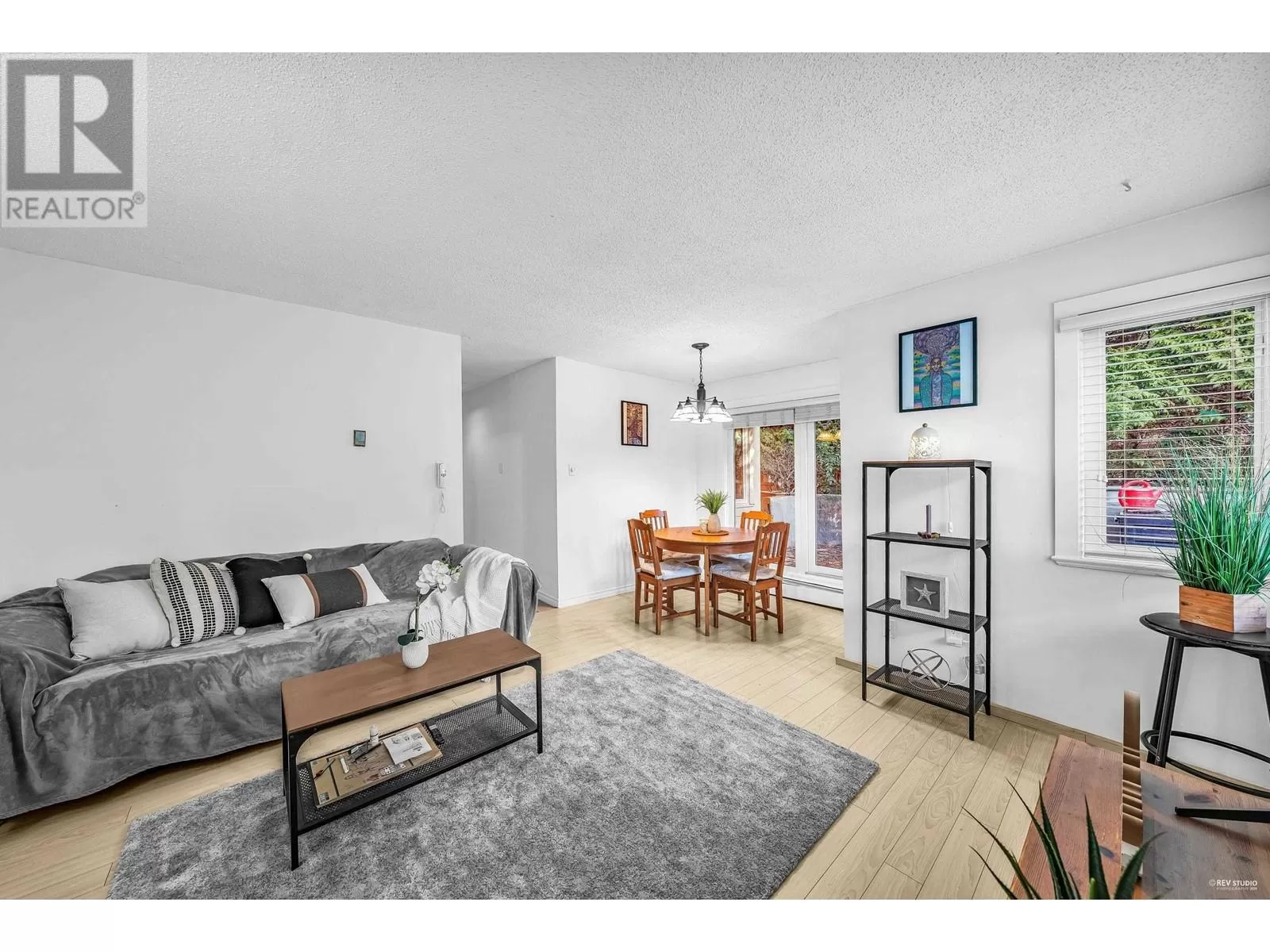 Apartment for rent: 106 830 E 7th Avenue, Vancouver, British Columbia V5T 4J2