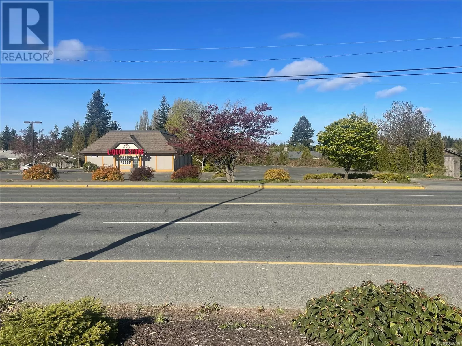 Commercial Mix for rent: 106 Dogwood St, Campbell River, British Columbia V9W 2X7