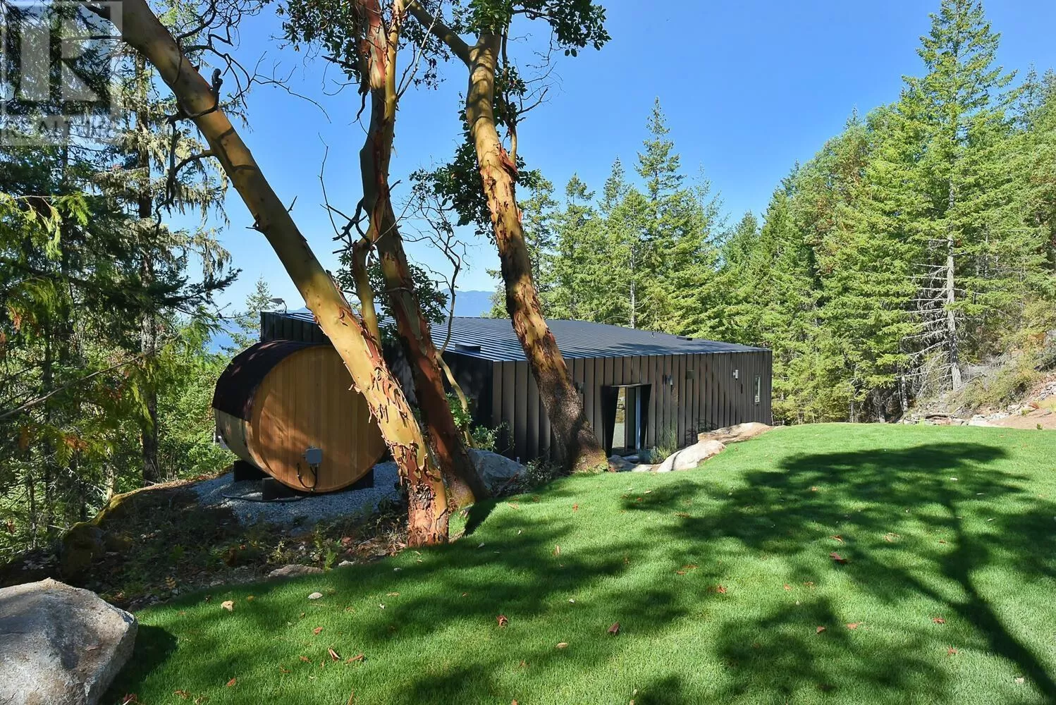 House for rent: 10632 Wood Bay Ridge Road, Halfmoon Bay, British Columbia V7Z 1B8