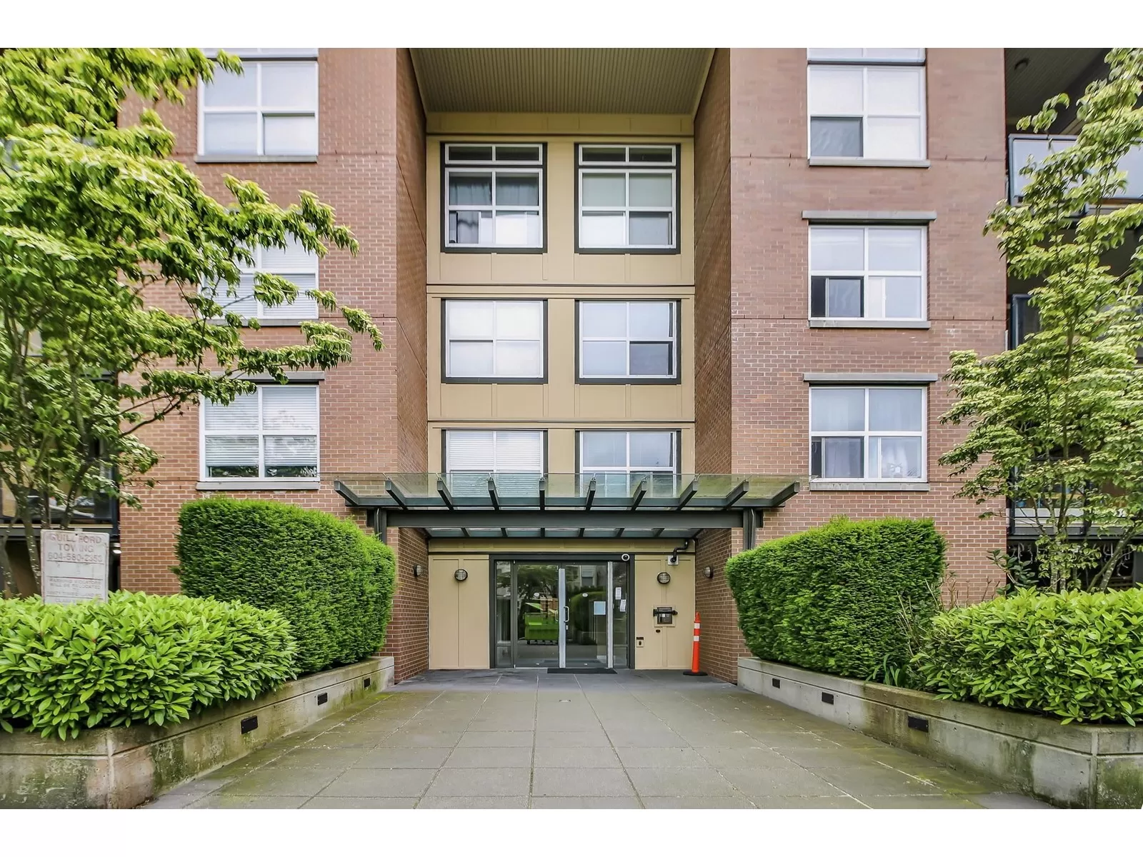 Apartment for rent: 107 10707 139 Street, Surrey, British Columbia V3T 0B2