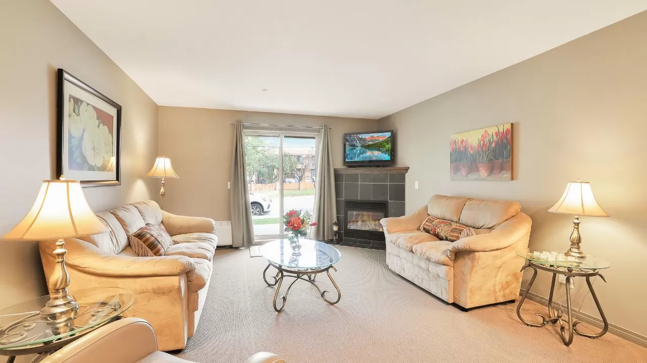 Apartment for rent: 107 - 4874 Stanley Street, Radium Hot Springs, British Columbia V0A 1M0