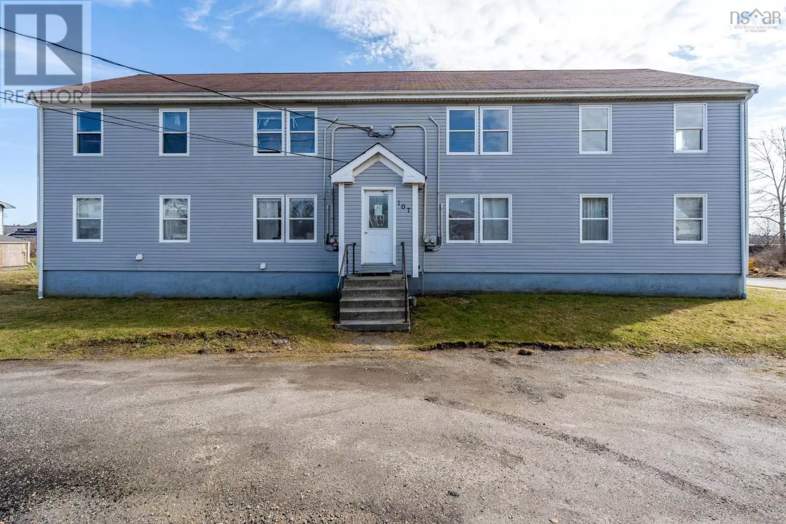 Fourplex for rent: 107 Pleasant Street, Yarmouth, Nova Scotia B5A 2J5