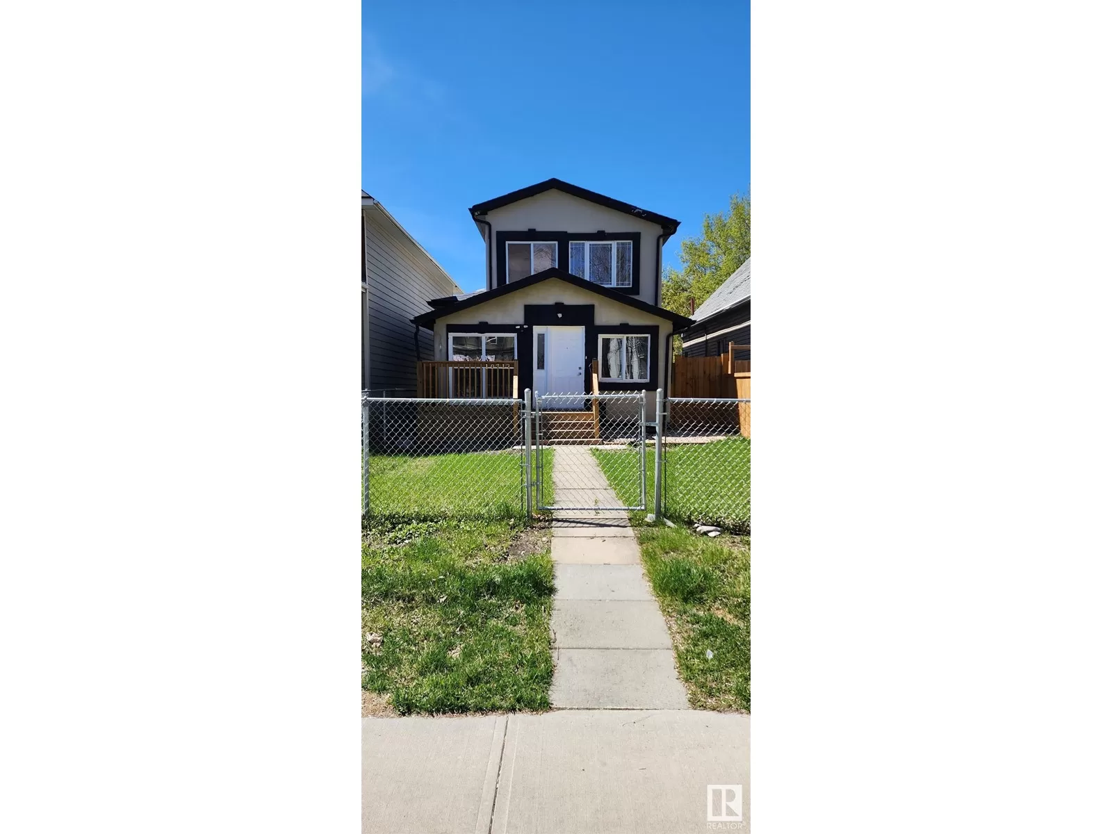 House for rent: 10712 103 St Nw, Edmonton, Alberta T5H 2V8