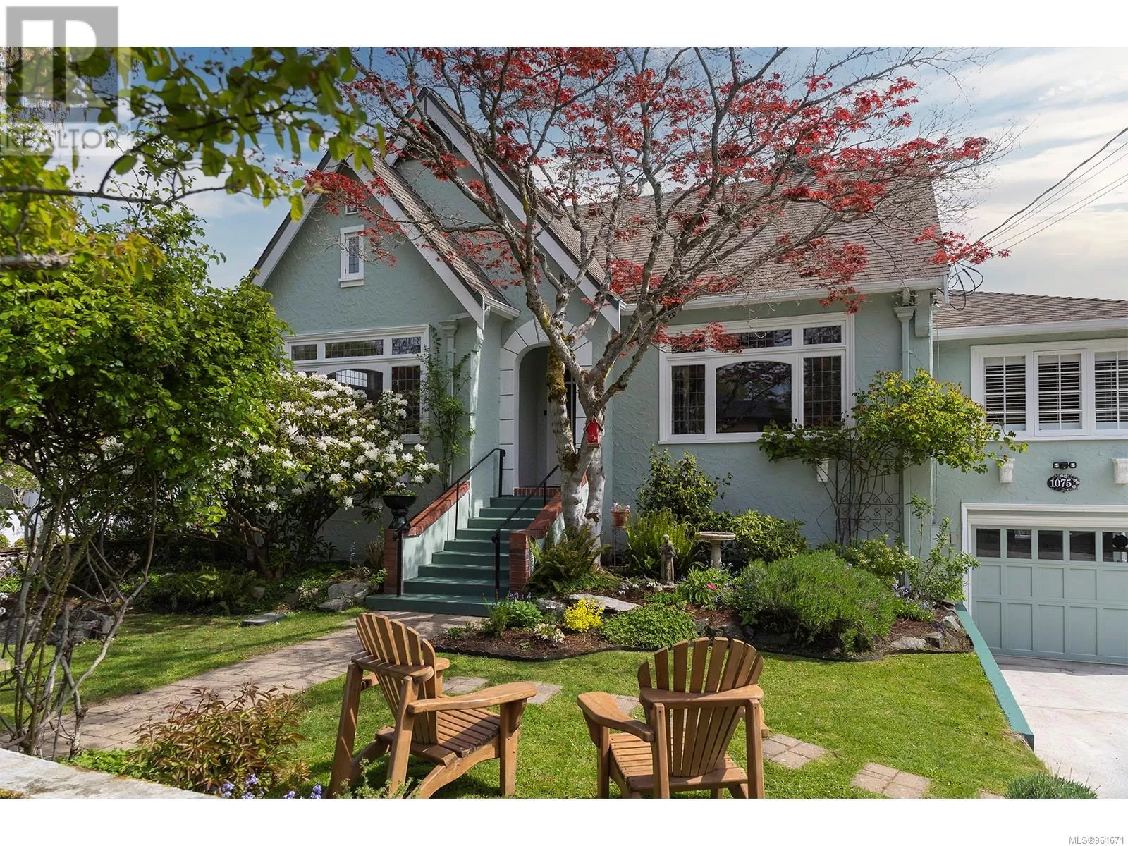 House for rent: 1075 St. David St, Oak Bay, British Columbia V8S 4Y7