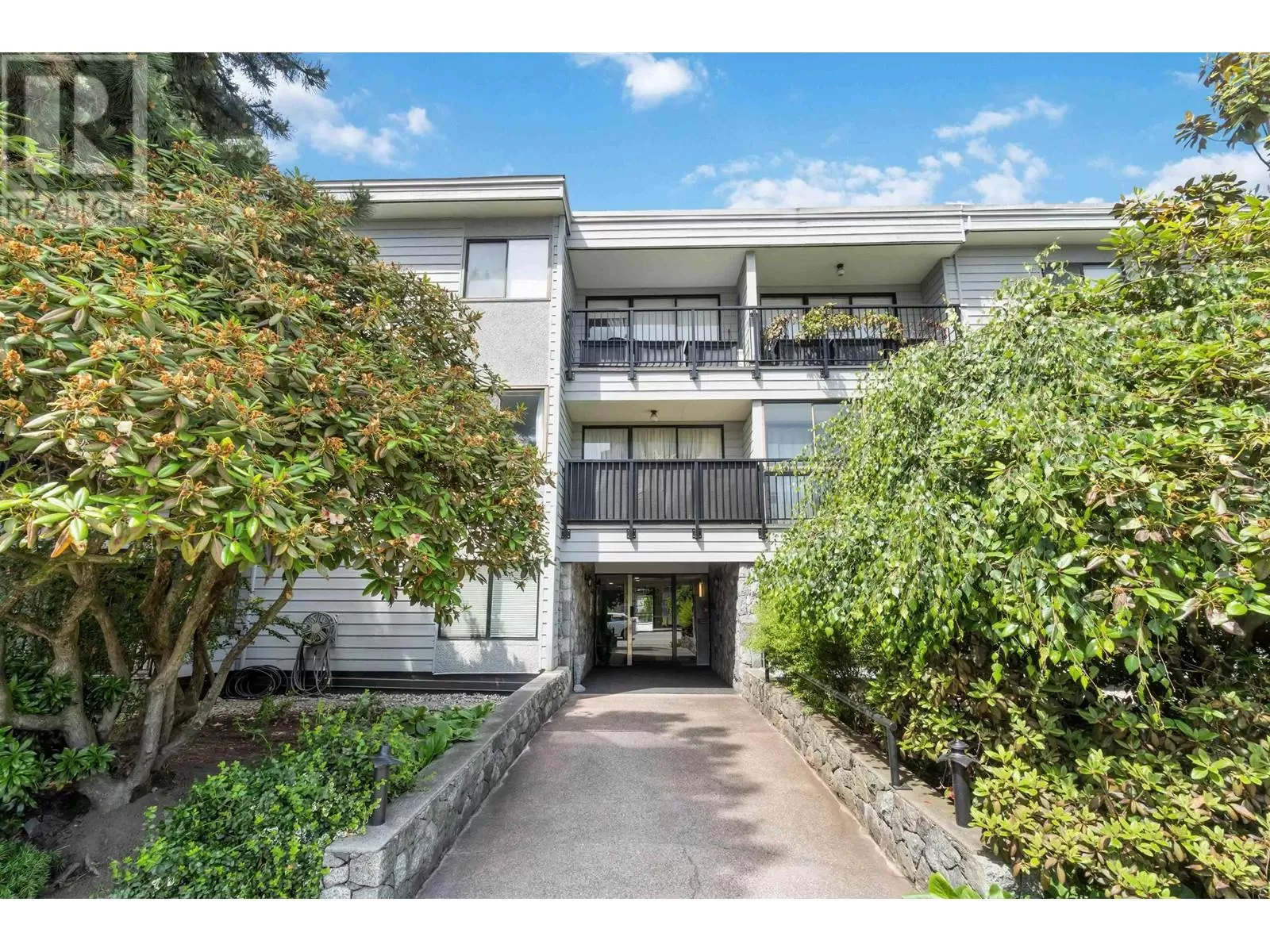 Apartment for rent: 108 3787 W 4th Avenue, Vancouver, British Columbia V6R 1P4