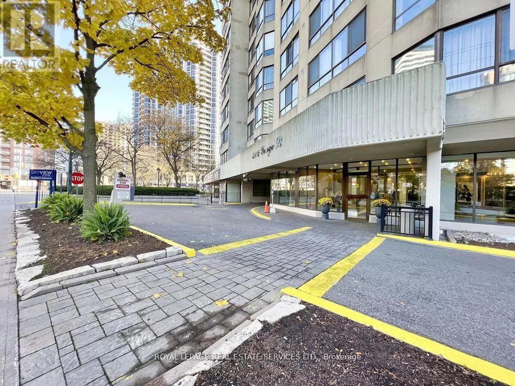Apartment for rent: 108 - 5444 Yonge Street, Toronto, Ontario M2N 6J4