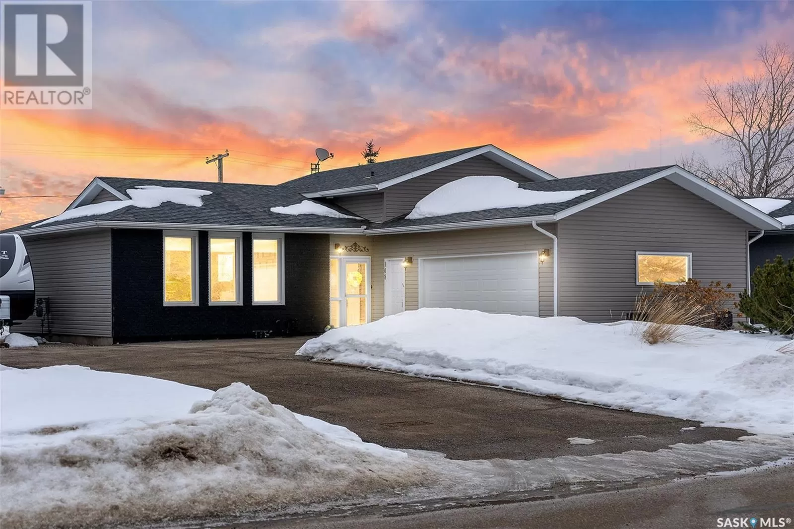 House for rent: 108 8th Avenue E, Watrous, Saskatchewan S0K 4T0