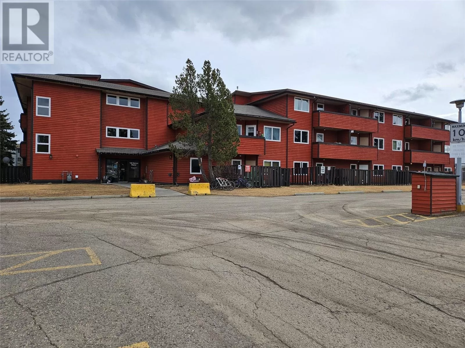 Apartment for rent: 108 Spruce Avenue Unit# 301, Tumbler Ridge, British Columbia V0C 2W0