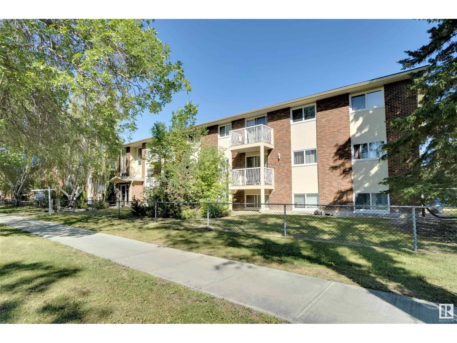 Apartment for rent: 10811 115 St Nw, Edmonton, Alberta T5H 8L2
