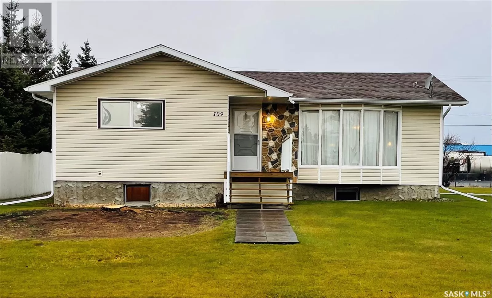 House for rent: 109 2nd Street Nw, Goodsoil, Saskatchewan S0M 1A0