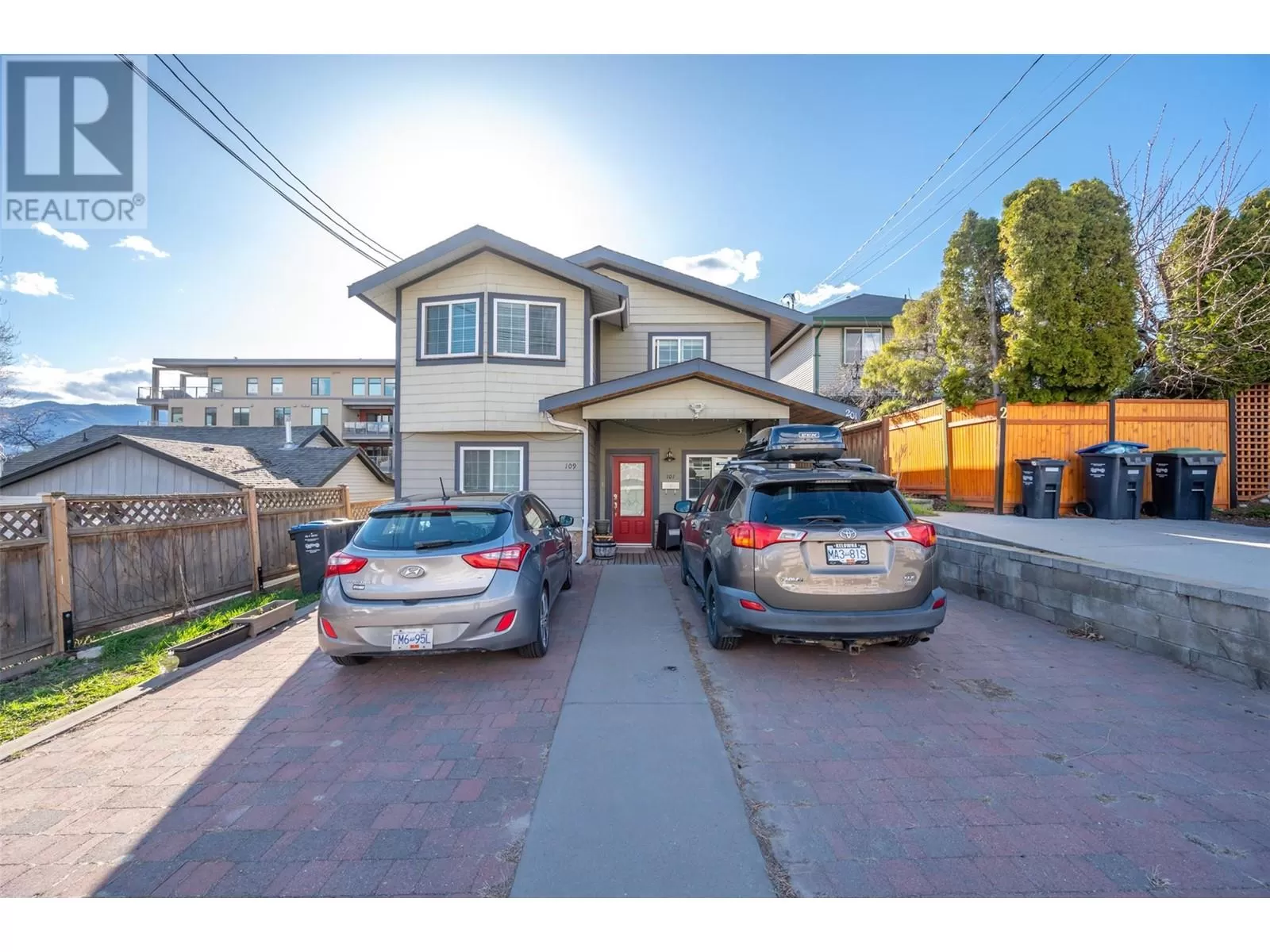 Duplex for rent: 109 Van Horne Street Unit# 201, Penticton, British Columbia V2A 4K1