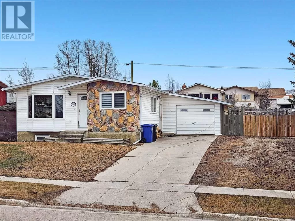 House for rent: 10909 Swann Drive, Grande Cache, Alberta T0E 0Y0