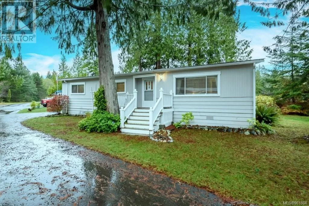 Manufactured Home for rent: 11 6350 Island Hwy, Qualicum Beach, British Columbia V9K 2E5