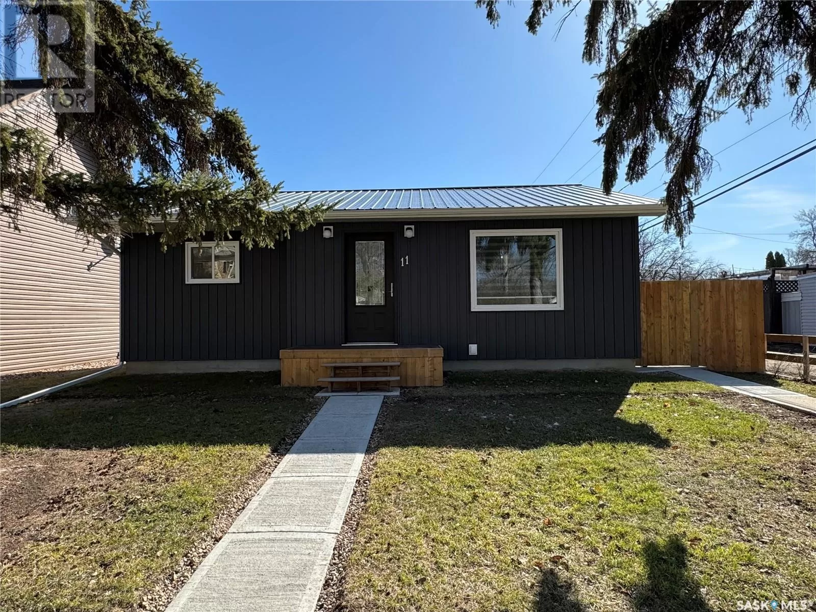 House for rent: 11 Macfarline Avenue, Yorkton, Saskatchewan S3N 2C5