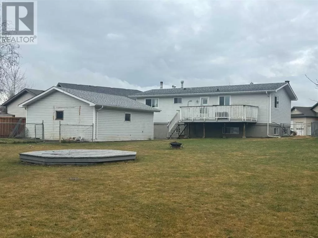 House for rent: 11 Stiles Cove, Whitecourt, Alberta T7S 1W4