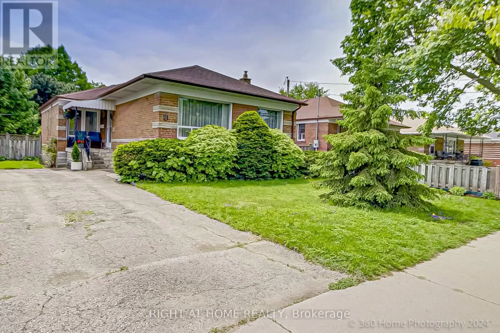 House for rent: 11 Velma Drive, Toronto, Ontario M8Z 2N2