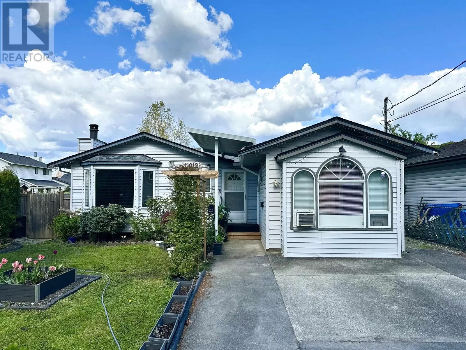House for rent: 11012 Hazelwood Street, Maple Ridge, British Columbia V2X 9P9