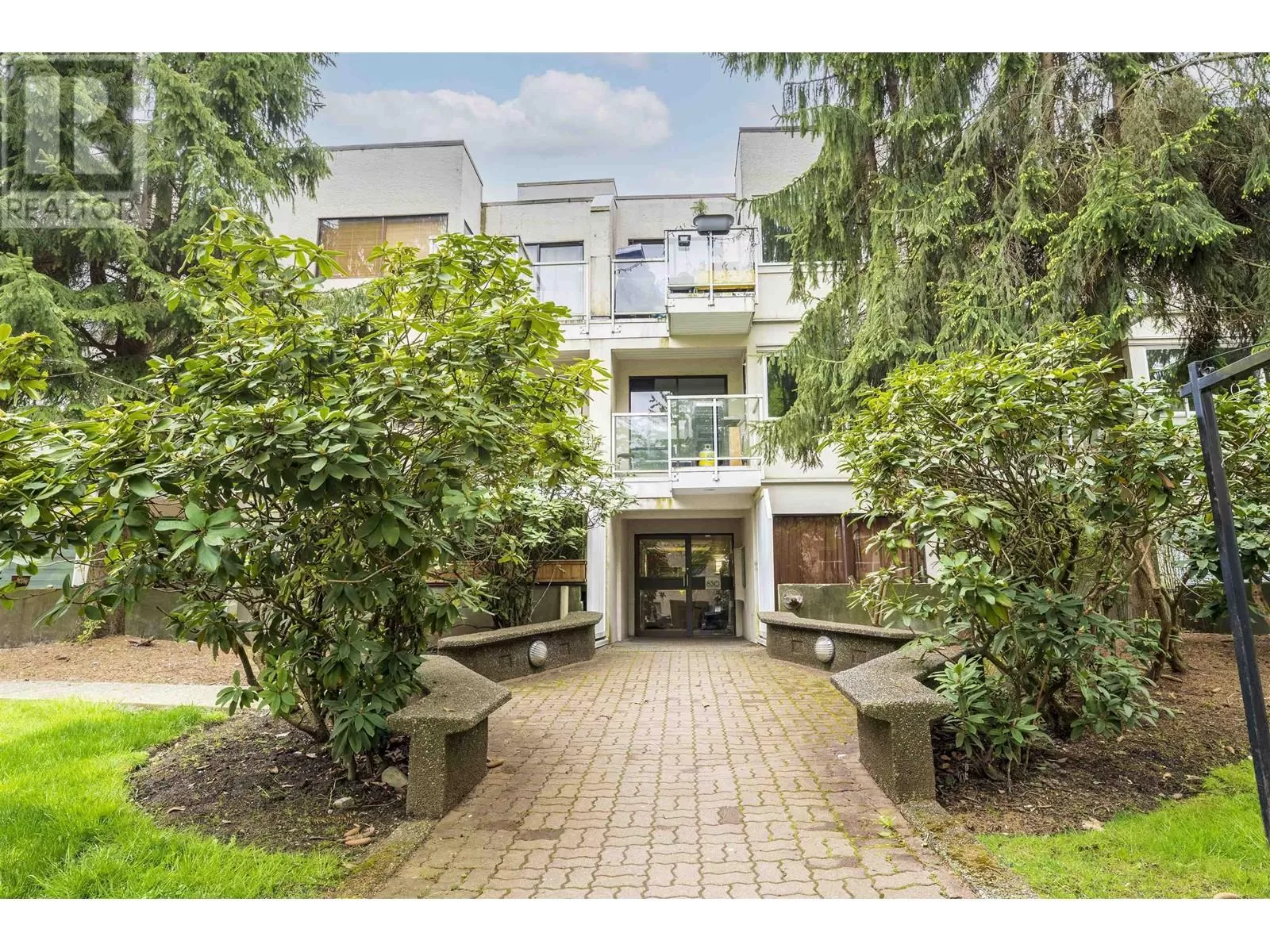 Apartment for rent: 111 830 E 7th Avenue, Vancouver, British Columbia V5T 4J2