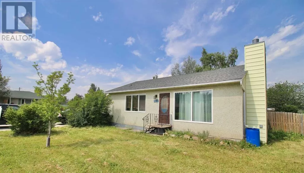 House for rent: 111 Poboktan Road, Hinton, Alberta T7V 1G6