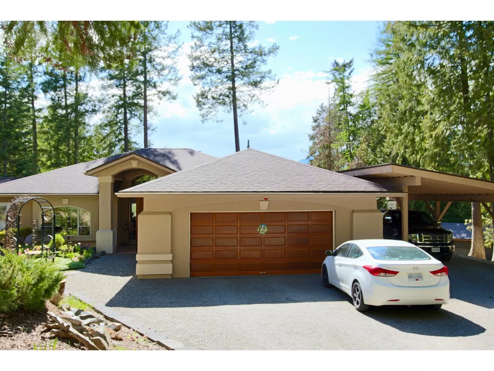 House for rent: 1111 Fox Tree Road, Lister, British Columbia V0B 1G2